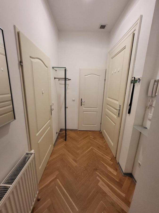 Cozynite Premium Apartment Hundertwasser Вена Экстерьер фото